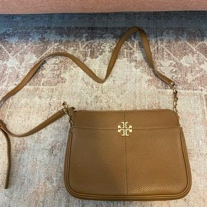 Tory Burch Ivy Crossbody in Brown